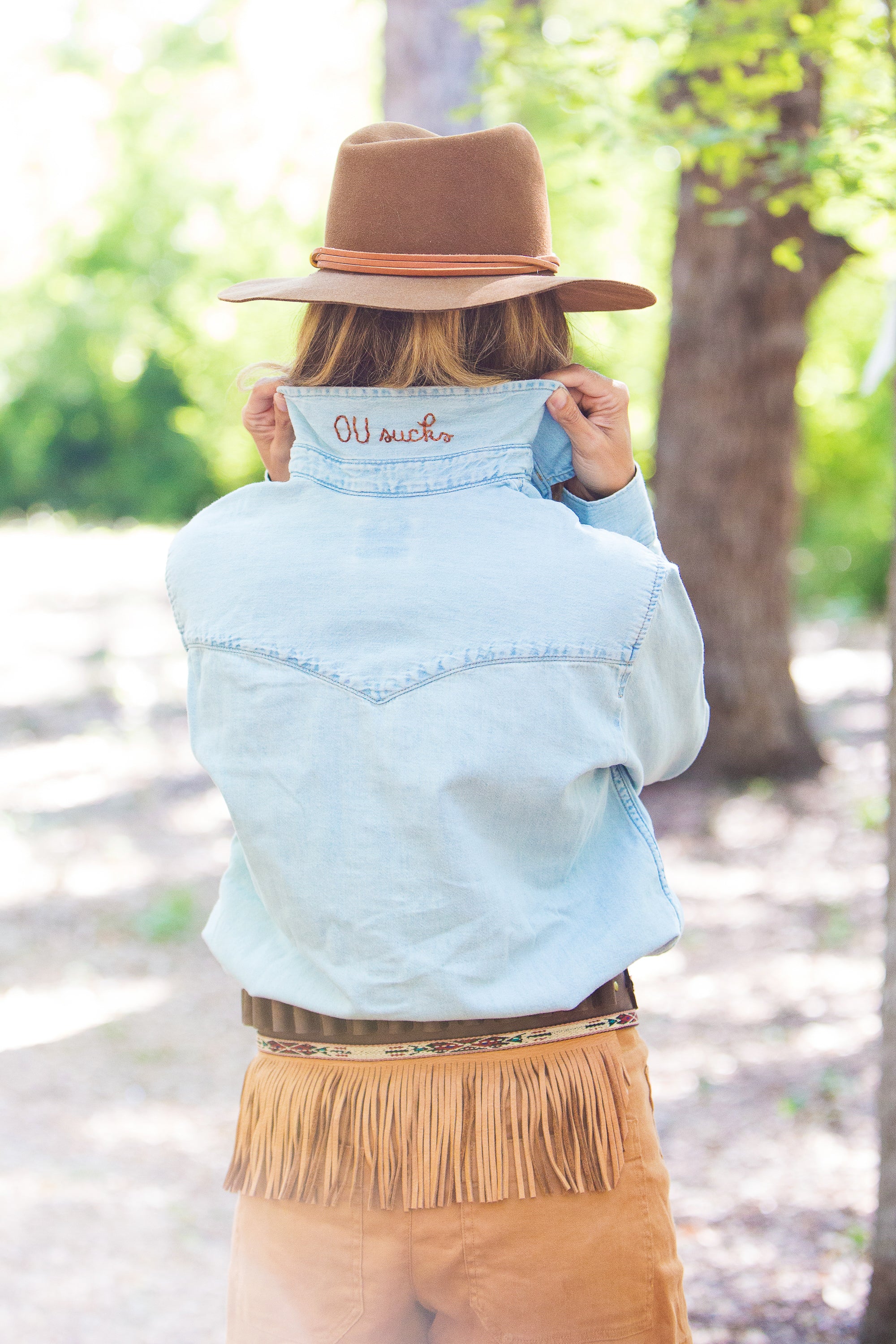 Carla Valencia hand embroidered 🤘🏼 denim pearl snap